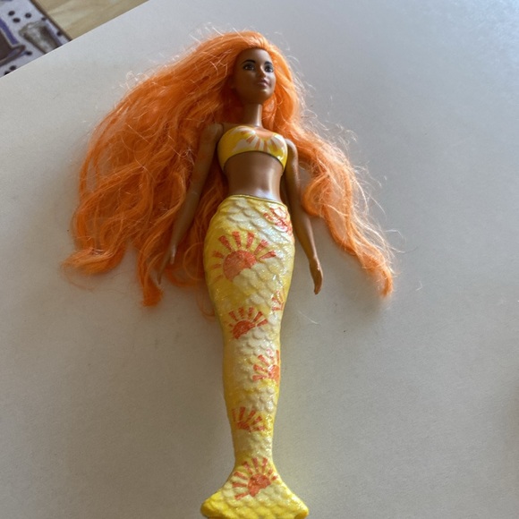 Barbies 2013 and 2016 mermaids - Picture 2 of 8